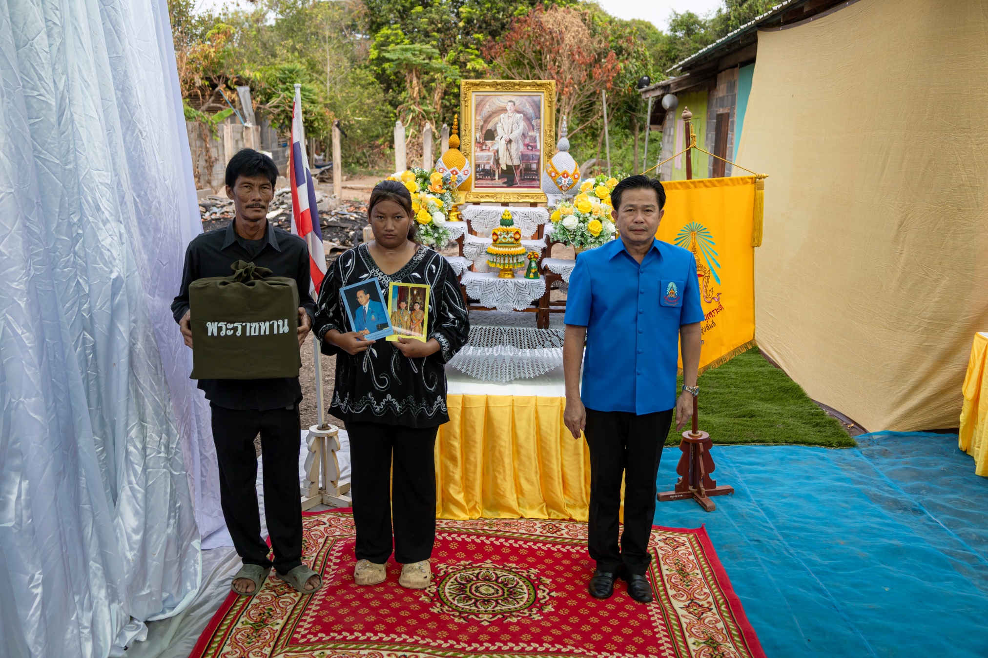 มูลนิธิราชประชานุเคราะห์ฯ เชิญสิ่งของพระราชทาน มอบให้ผู้ประสบอัคคีภัยในพื้นที่อำเภอบางกระทุ่ม จังหวัดพิษณุโลก