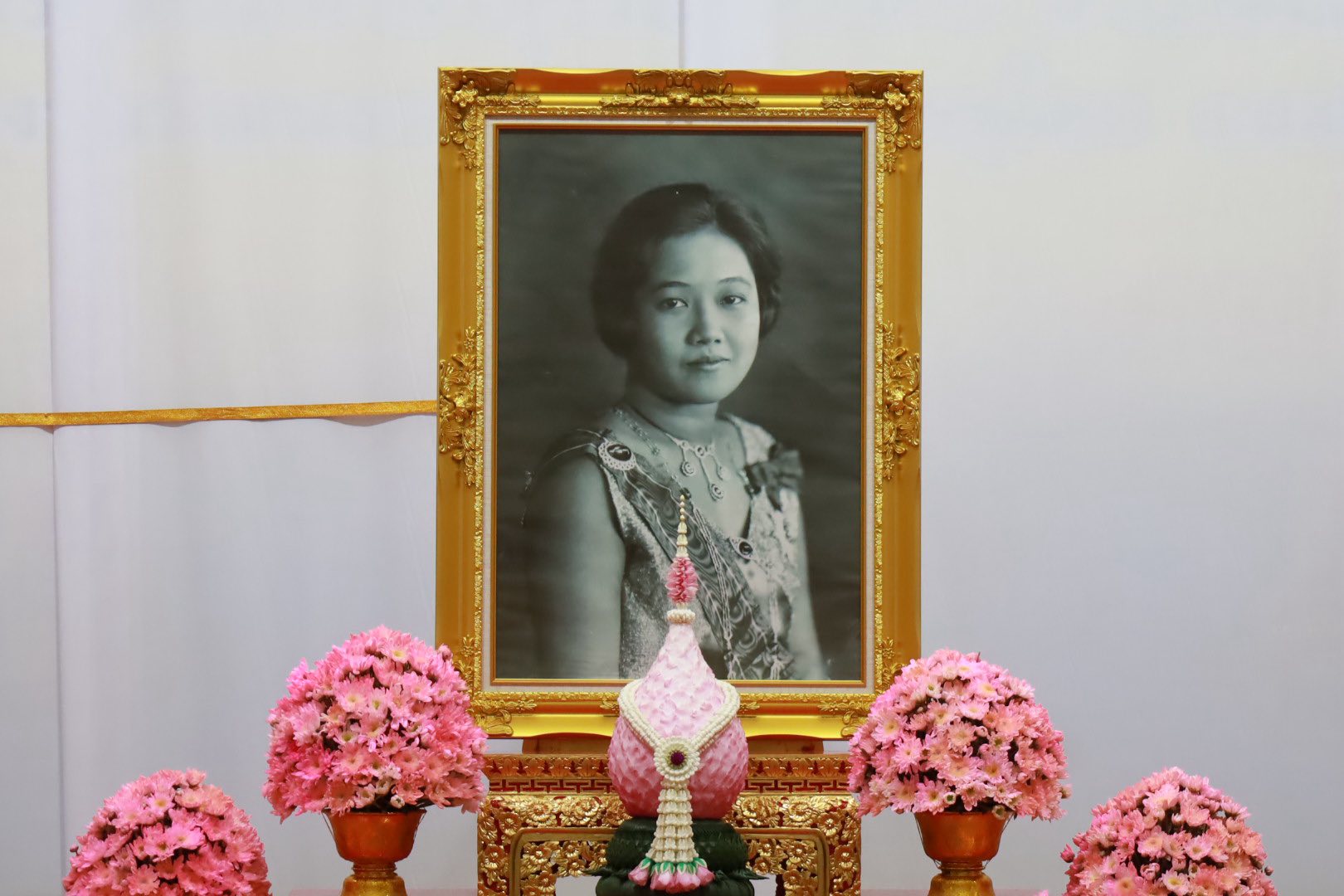 พิษณุโลกจัดพิธีสวดพระพุทธมนต์และทำบุญตักบาตรถวายพระราชกุศล เนื่องในโอกาสการประกาศยกย่องพระเกียรติคุณพระราชกรณียกิจในวาระครบ 100 ปี สมเด็จพระนางเจ้ารำไพพรรณี พระบรมราชินี ในรัชกาลที่ 7