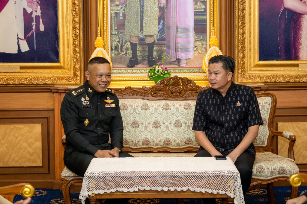 เจ้ากรมสรรพกำลังกลาโหม เข้าเยี่ยมคารวะผู้ว่าฯ พิษณุโลก พร้อมประชุมเสริมสร้างเครือข่ายความรู้ด้านงานสัสดีและการสรรพกำลัง
