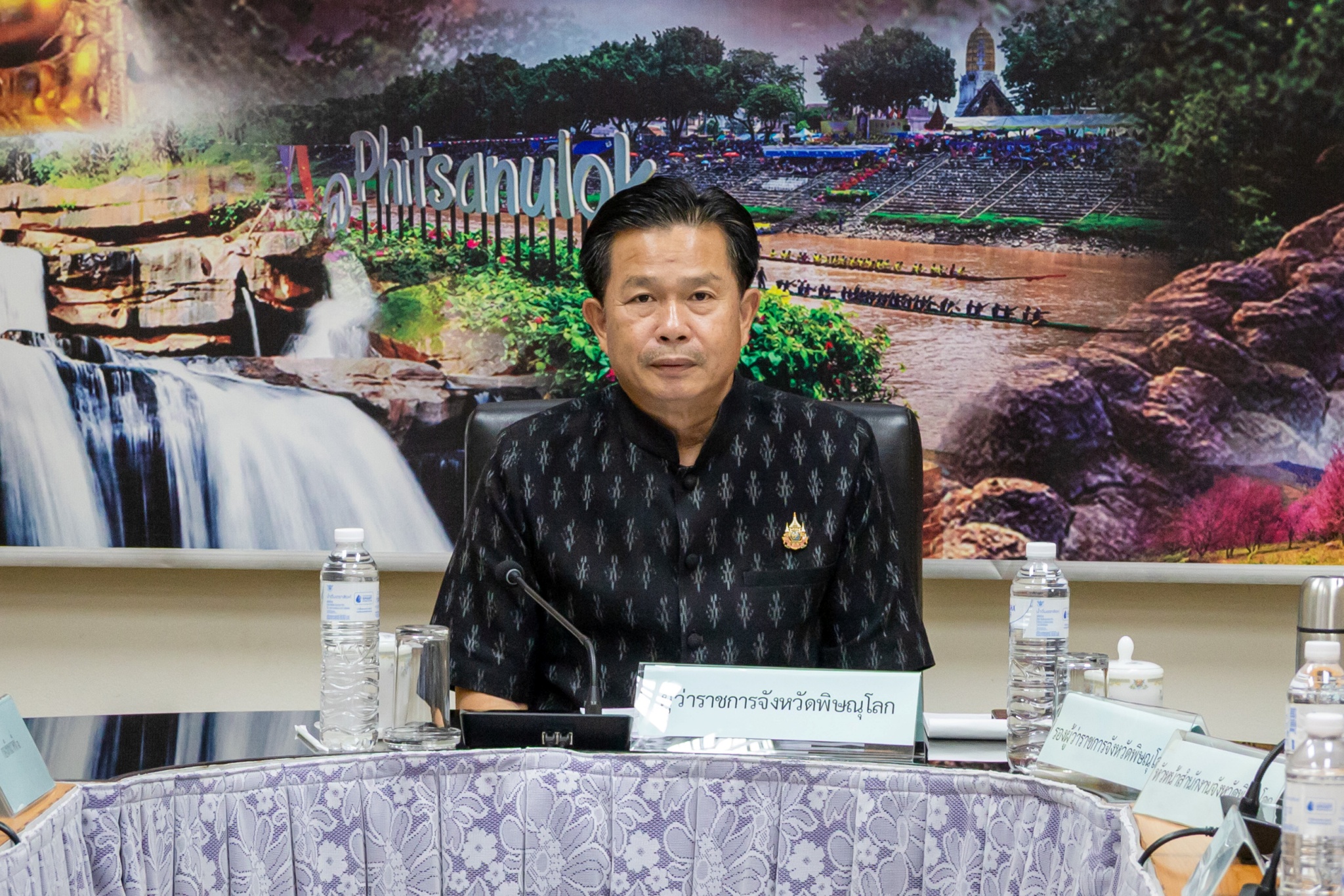 ผู้ว่าฯ พิษณุโลก นำหัวหน้าส่วนราชการ ร่วมประชุมซักซ้อมแนวทางจัดพิธีถวายดอกไม้จันทน์