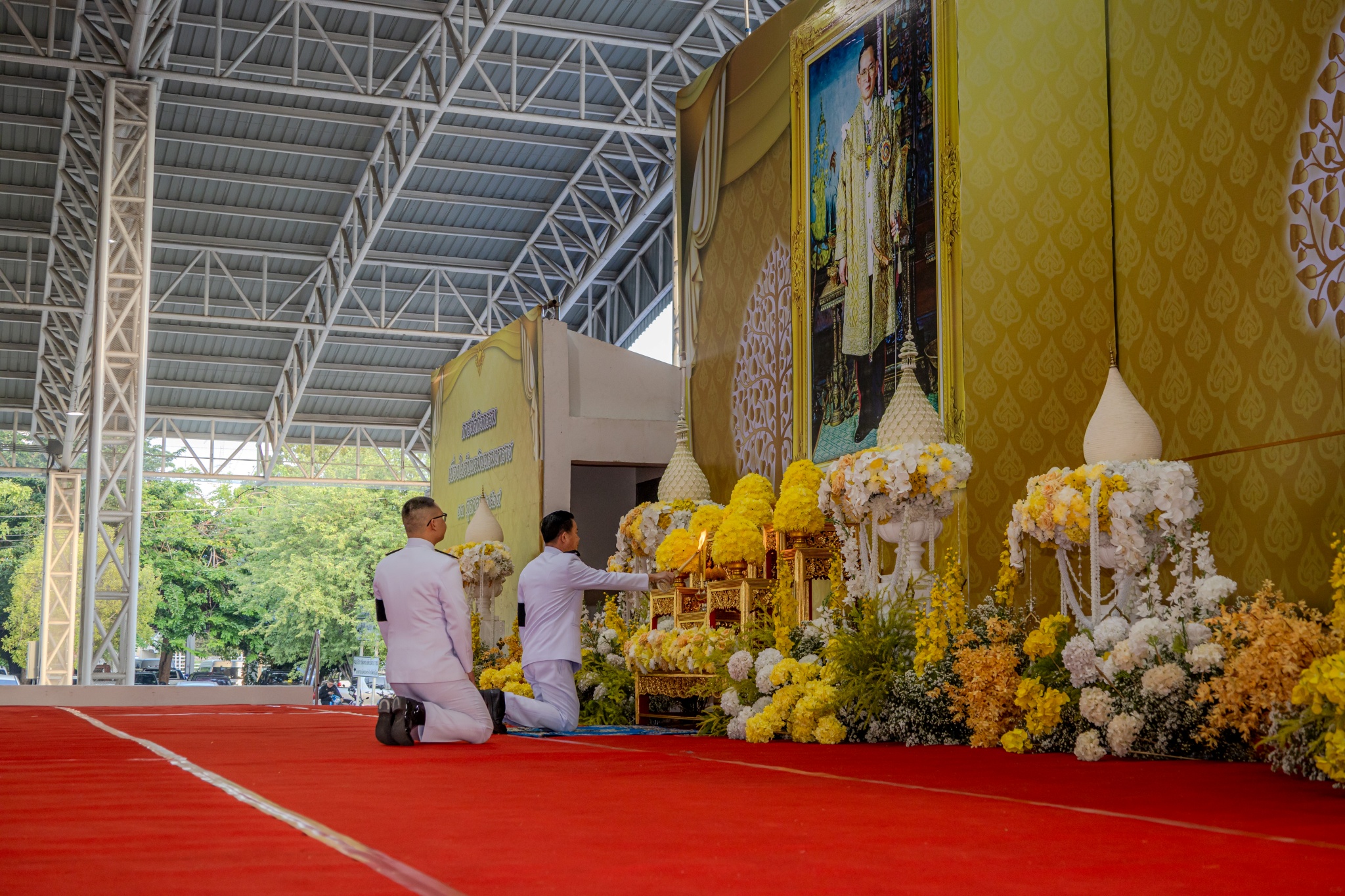 จังหวัดพิษณุโลกประกอบพิธีทำบุญตักบาตรถวายพระราชกุศลและวางพวงมาลา เนื่องในวันนวมินทรมหาราช 13 ตุลาคม 2569
